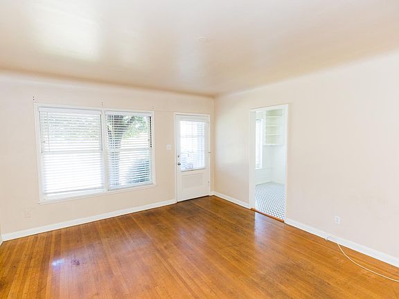 4th image of 262 Wisconsin Ave #2616
