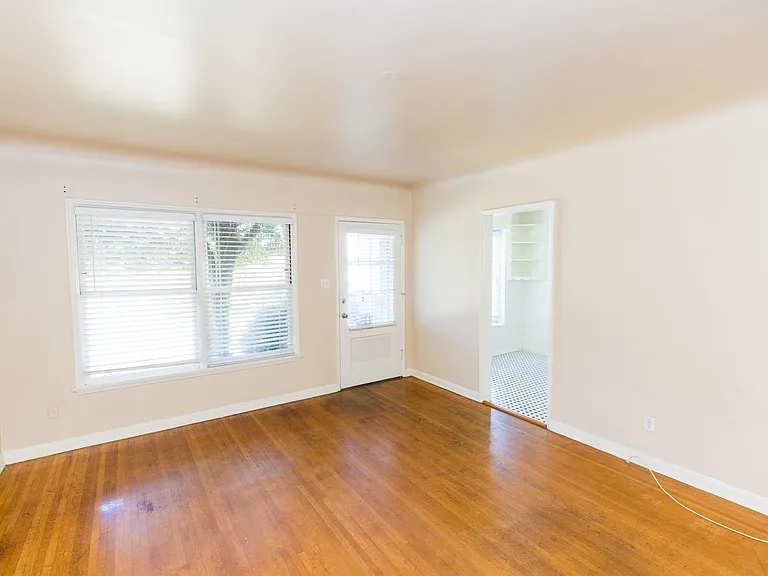 262 Wisconsin Ave #C — Photo 6