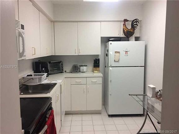 5th image of 3300 NE 192nd St APT 1111