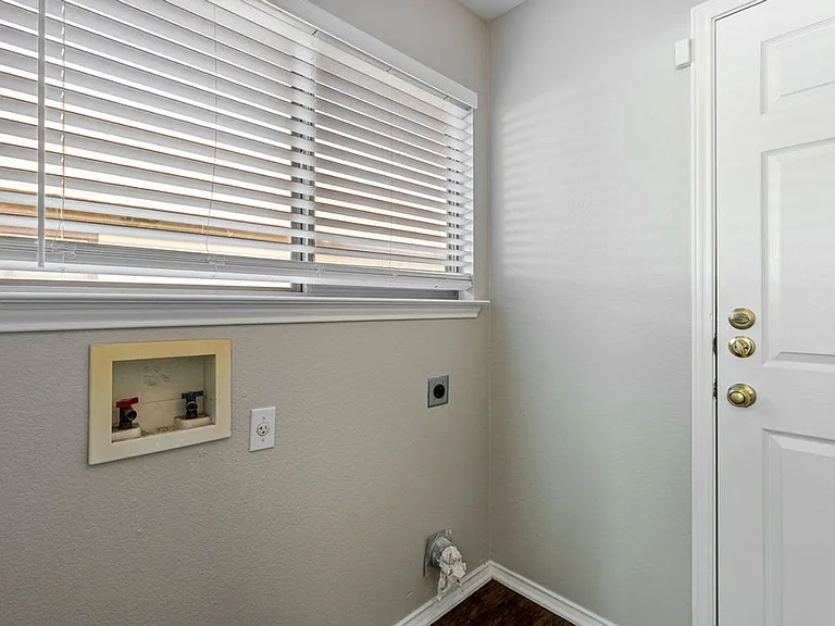 1209 Apollo Cir — Photo 11