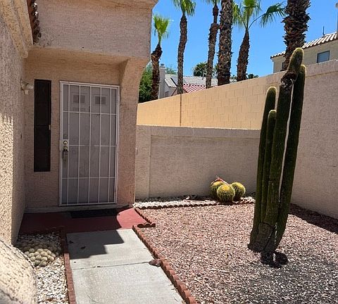2nd image of 2093 Club Crest Way