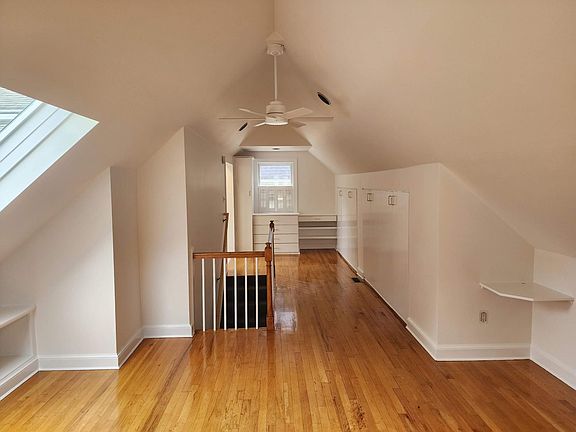 SECOND FLOOR BEDROOM SUITE