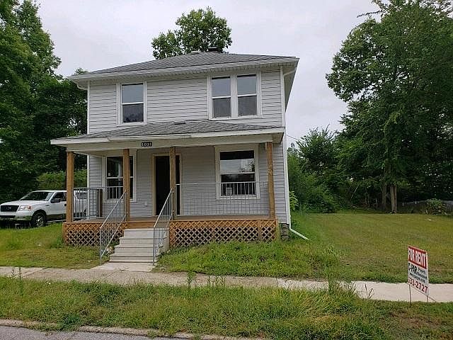 2nd image of 1031 Monroe St