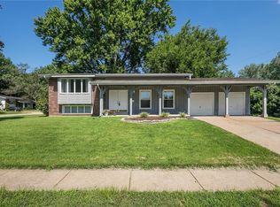 2595 Cedar Knoll Ln, Florissant, MO