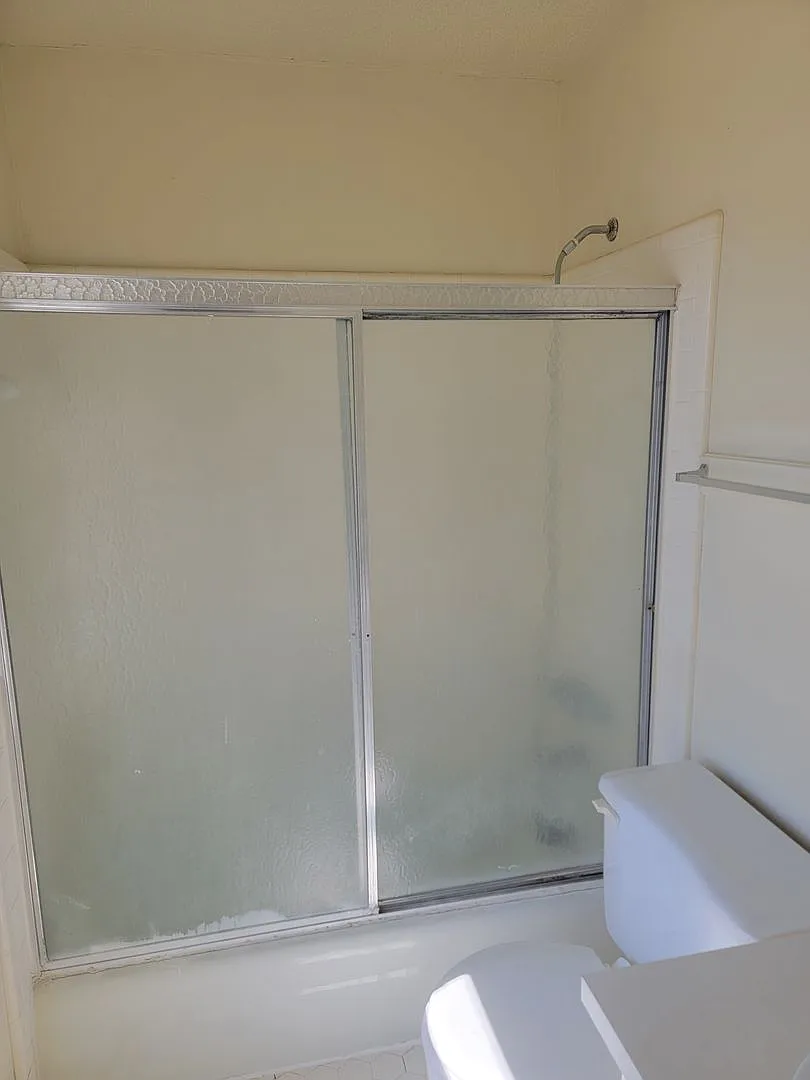 3 Bedroom 2.5 Bathroom Townhome — Photo 3