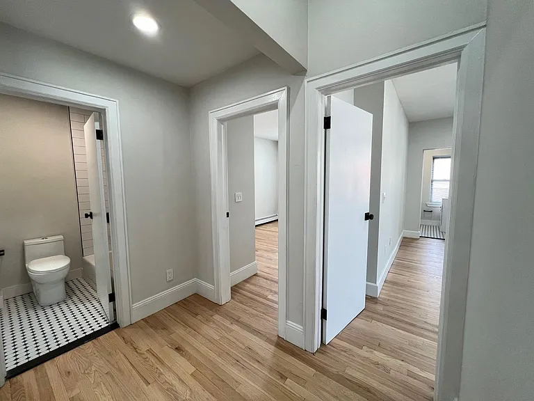 48 Bright St #4 — Photo 17