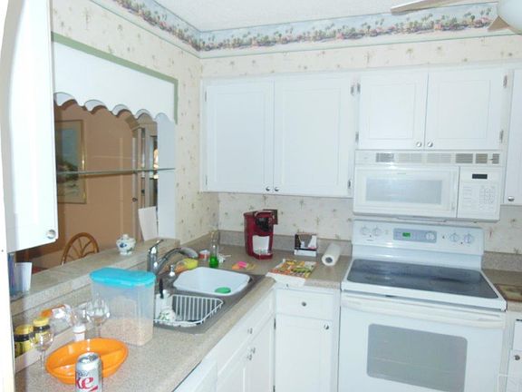 3rd image of 13713 Mission Oaks Blvd