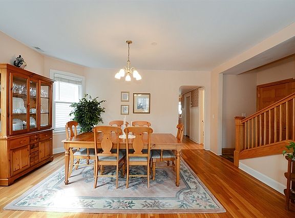 4th image of 3922 N Oakley Ave