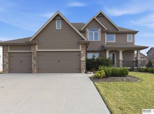 12411 Osprey Ln, Papillion, NE 68046