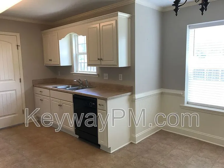 978 Arbor Springs Cir — Photo 4