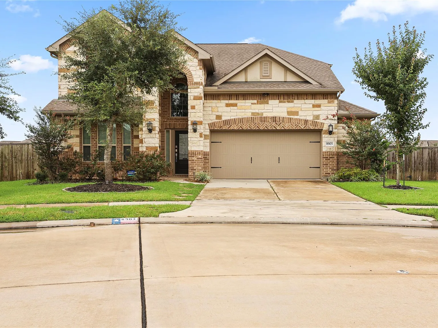 4 bed, 3.5 bath, 3342 sqft, $3,500 — Photo 1
