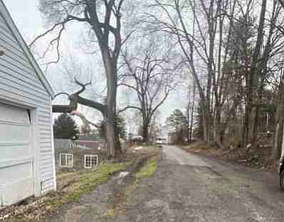 4th image of 233 Beech Rd