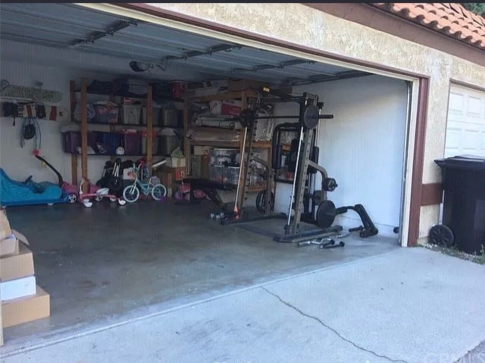 1st image of 216 E Fir St