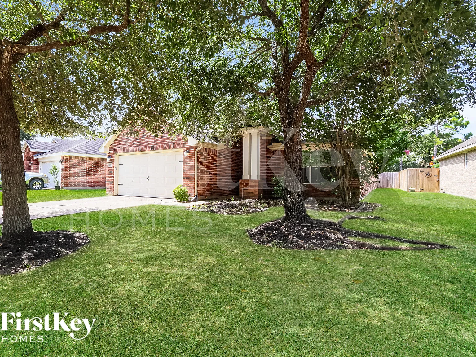 3 bed, 2.0 bath, 2895 sqft, $2,220 — Photo 2
