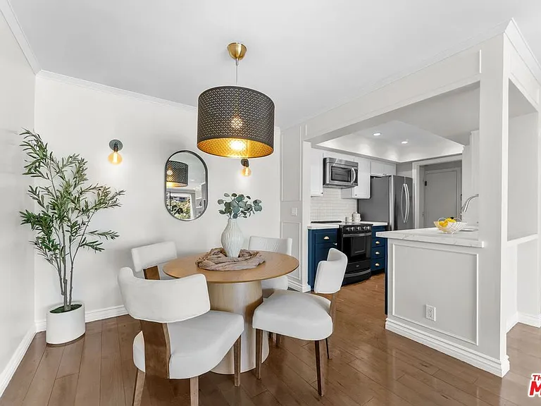 906 N Doheny Dr #311 — Photo 9