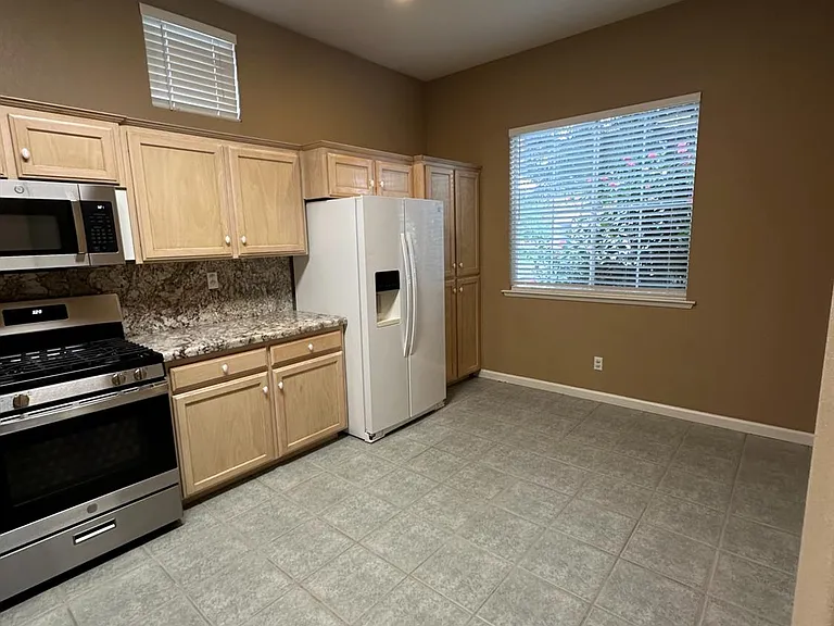 2688 E Omaha Ave — Photo 7
