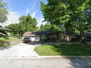 10409 Sagamore Rd, Leawood, KS 66206