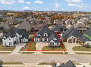 13917 E Riviera Dr, Burleson, TX 76028