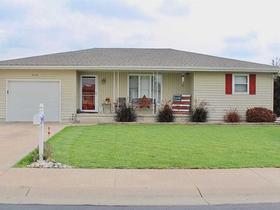 3rd image of 2510 Henry Dr