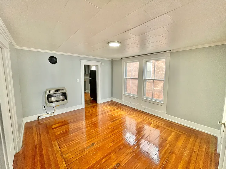 142 Paine St #1 — Photo 6