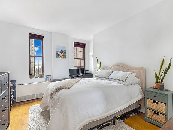 5th image of 21 S William St APT 7E
