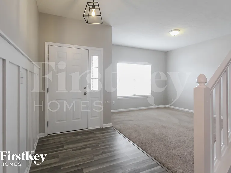 403 Tracewood Bnd — Photo 2
