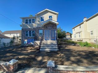 105-18 188th St #R, Saint Albans, NY 11412
