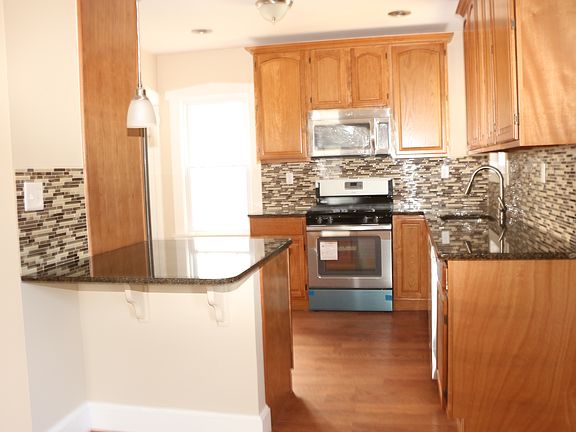 4th image of 177 Hamilton Ave