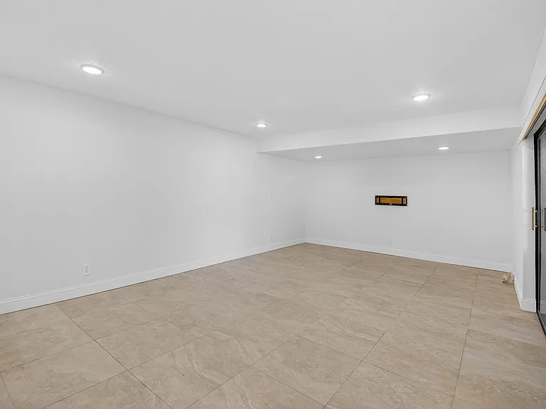 717 NW 29th Ave #B — Photo 8