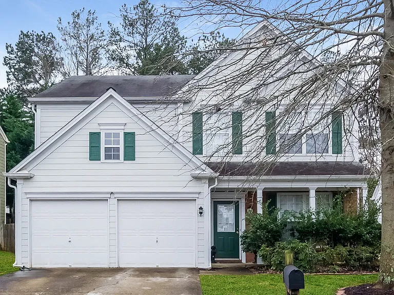 210 Ashland Dr — Photo 1