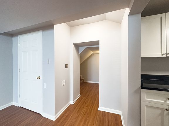 4th image of 5748 N Winthrop Ave #100