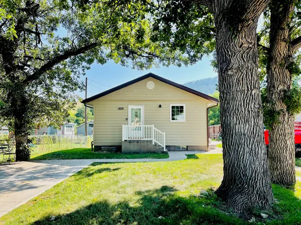 1828 Baldwin St #2, Sturgis, SD 57785
