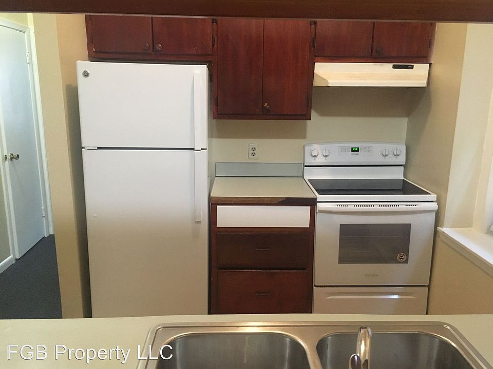 2nd image of 463 North St APT 4