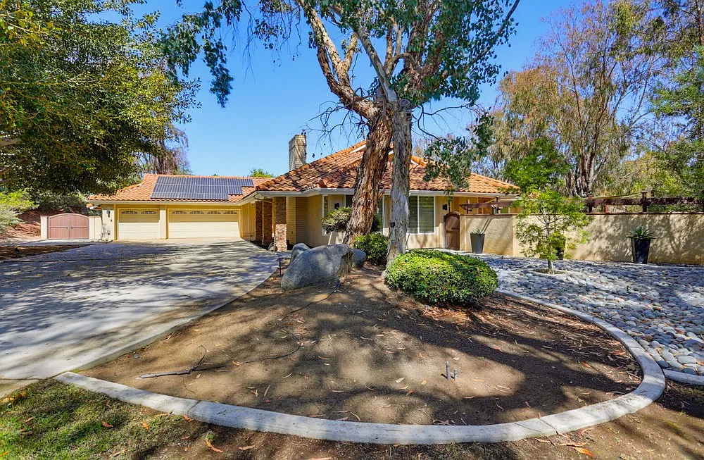 5 bed, 2.5 bath, 3771 sqft, $6,795 — Photo 3