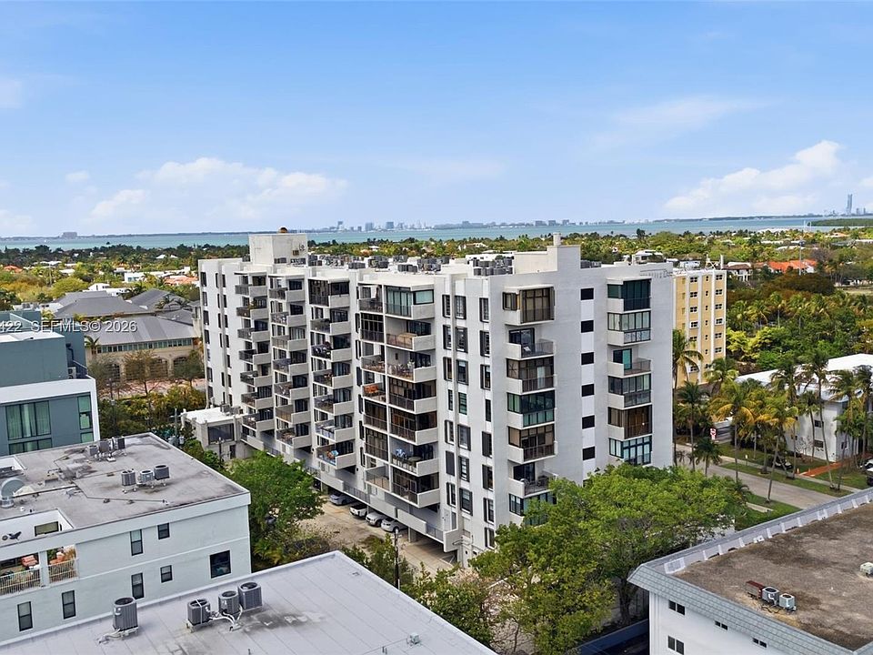 1st image of 575 Crandon Blvd APT 707