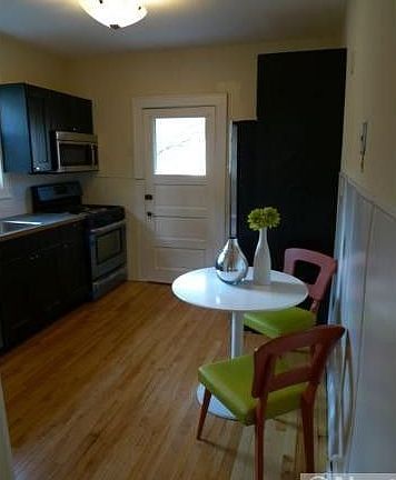 3rd image of 1231 Juno Ave