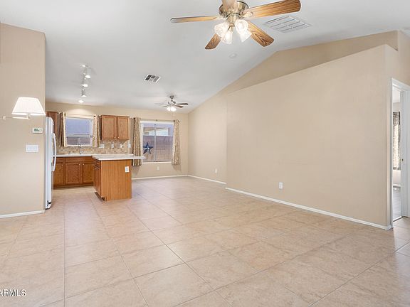 5th image of 11009 W SHERIDAN Street