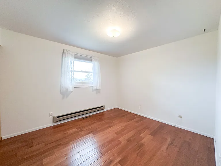 5706 Shannon Ct — Photo 7