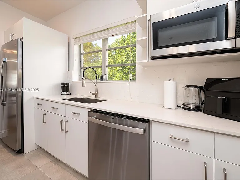 501 SW 24th Rd — Photo 5