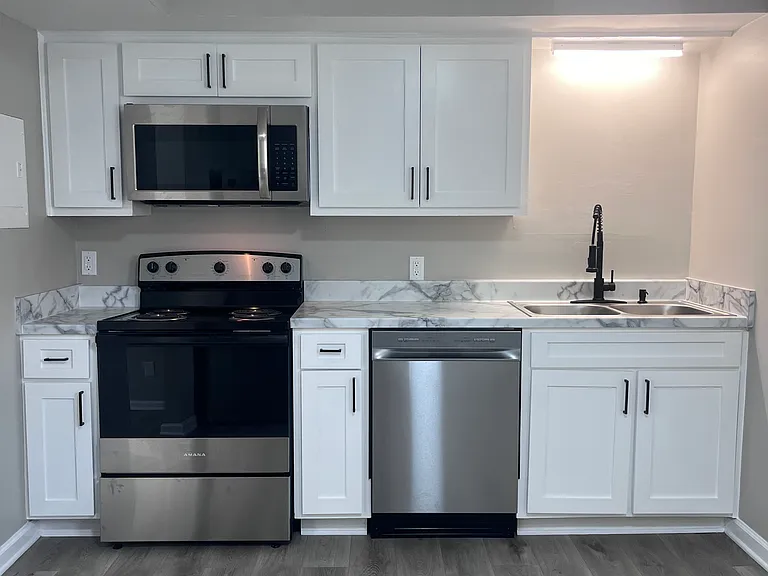Fisher St Apartments — Photo 39