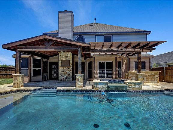 3rd image of 5717 Trinity Ln