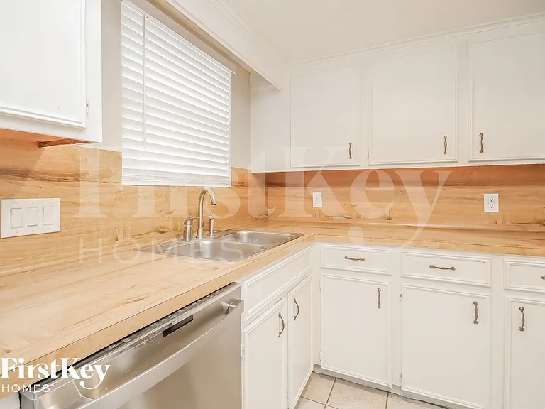 547 Shealy St — Photo 8