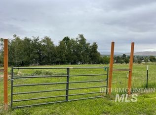 4500 Marvel Ln, Emmett, ID 83617