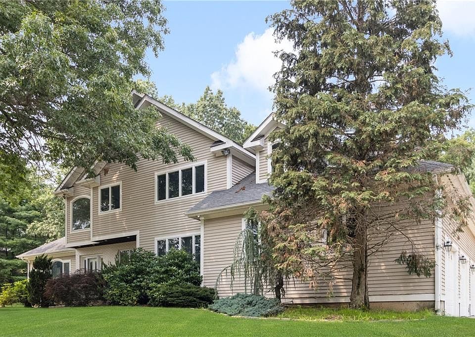 10 Leonard Dr, Harrisville, RI 02830 Zillow