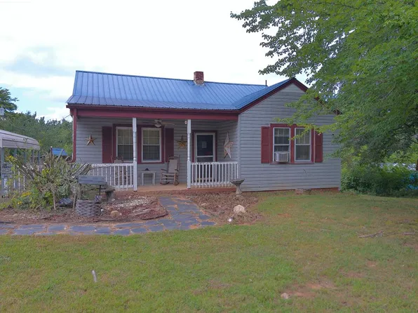 1764 Pocket Rd, Hurt, VA 24563