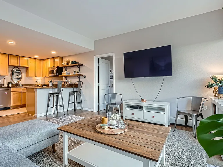1150 Vine St #1006 — Photo 4
