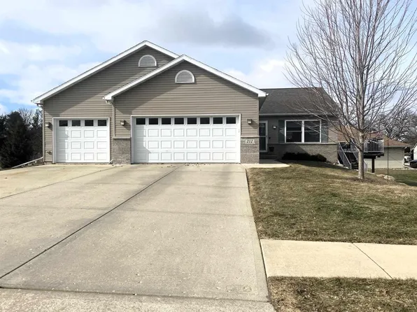 212 Ridgeview Lane, Columbus, WI 53925