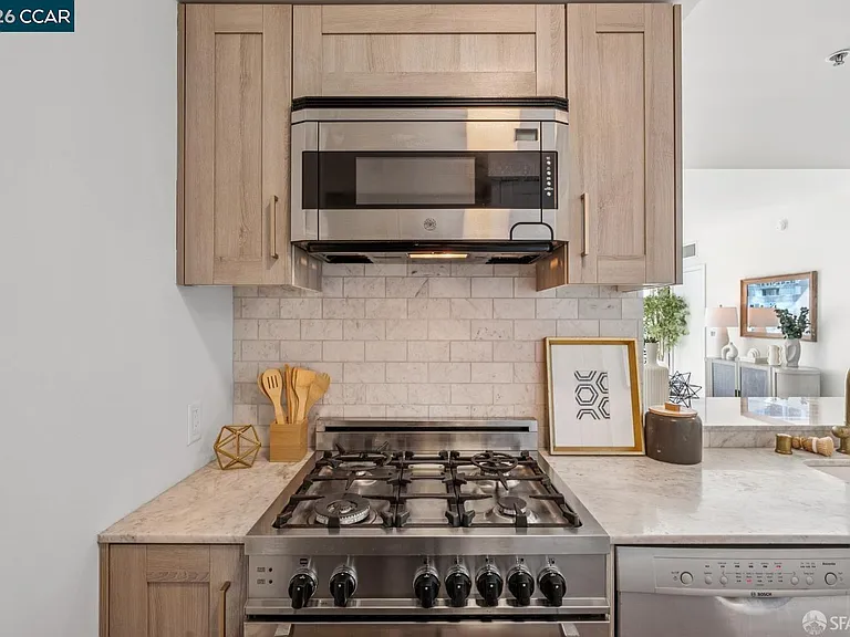 401 Harrison St #10E — Photo 10