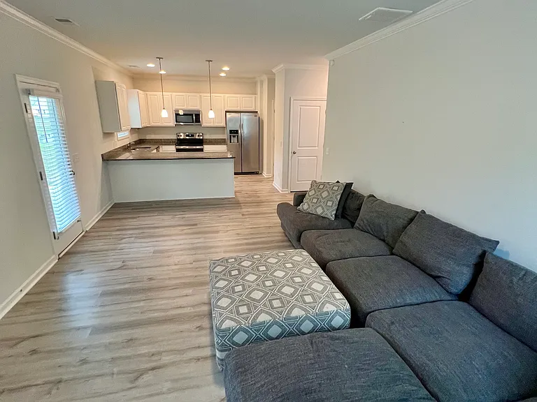 108 Horncastle Ct — Photo 9