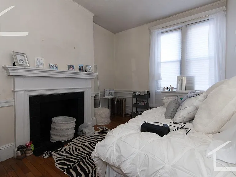 60 Thatcher St #3C — Photo 7